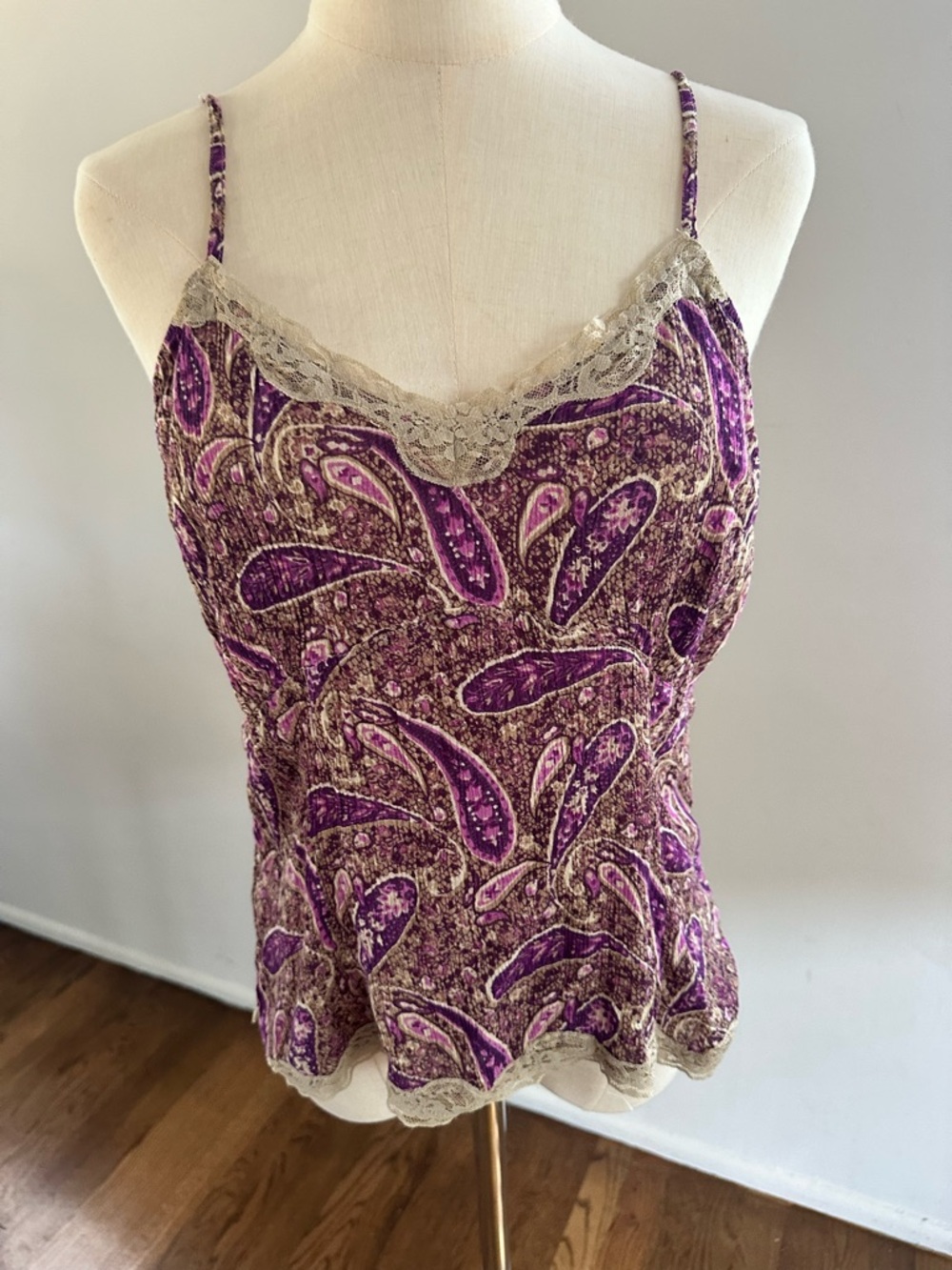 Y2K - St. John’s Bay Purple Paisley Lace Trim Cami | Boho Tank Top